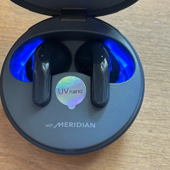 LG Tone Free Noise Cancellation Wireless Earbuds - Picture 2 of 12